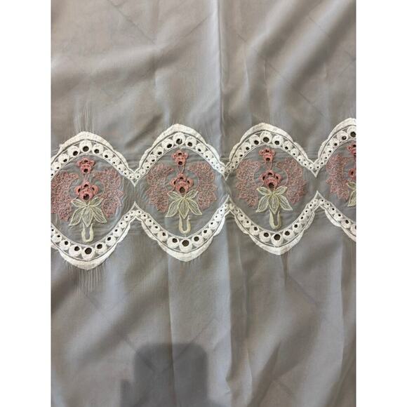 Vintage Embroidered Lace Window Sheer Panels Set of Two - Picture 5 of 6